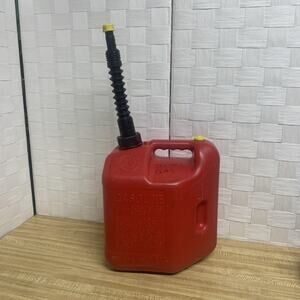 Blitz 50810 2 Gallon 8 oz Red Plastic Gas Can Old Style OEM Self Venting Spout